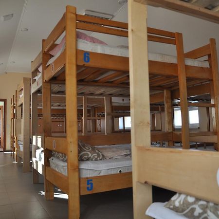 Hostel Stozhary テルノーピリ エクステリア 写真