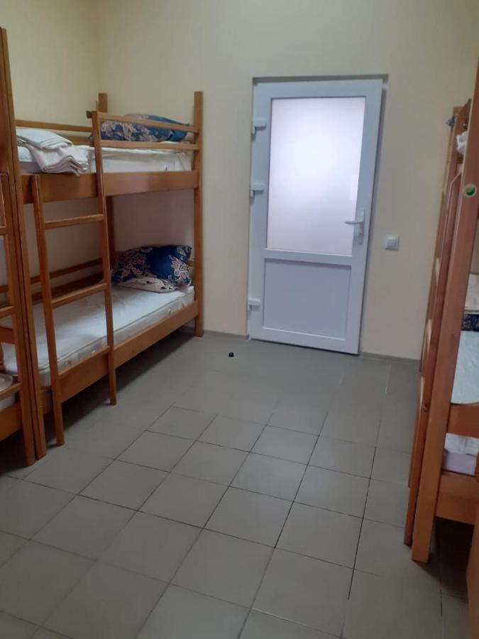 Hostel Stozhary テルノーピリ エクステリア 写真