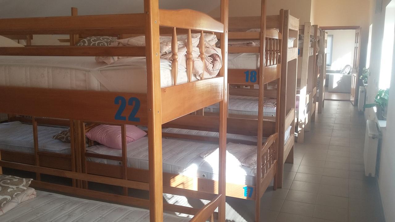 Hostel Stozhary テルノーピリ エクステリア 写真