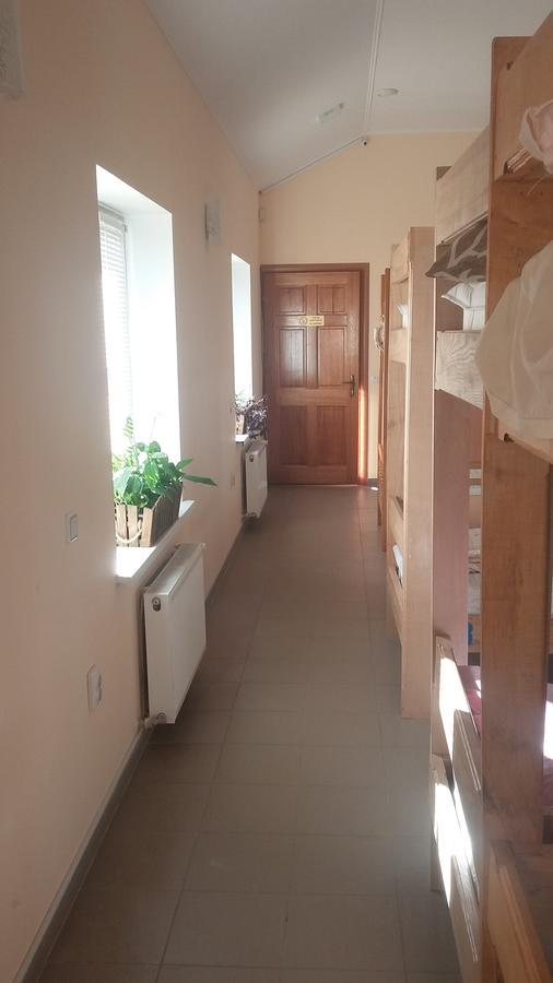 Hostel Stozhary テルノーピリ エクステリア 写真