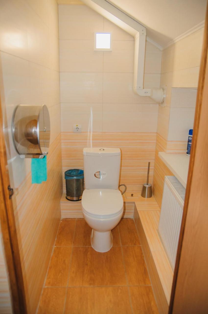 Hostel Stozhary テルノーピリ エクステリア 写真